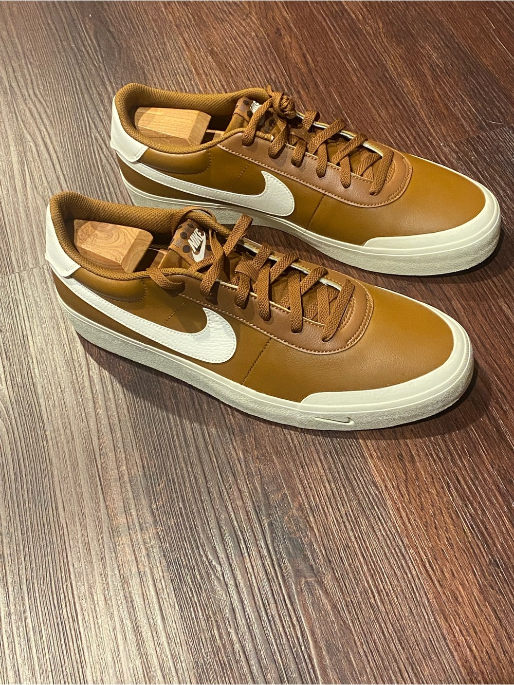 Nike Court Shot Track shoes